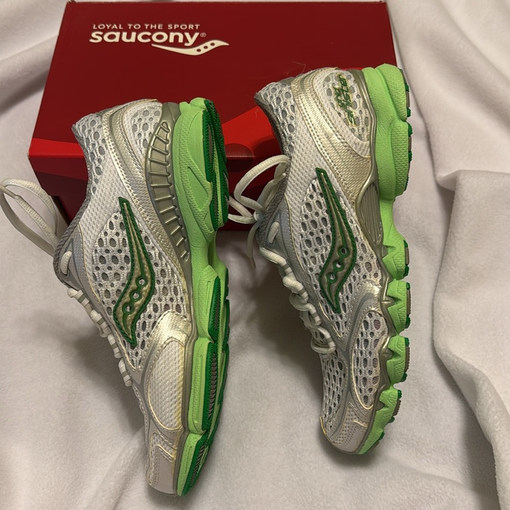 NIB Saucony Metallic Silver and Vibrant Green Sneakers